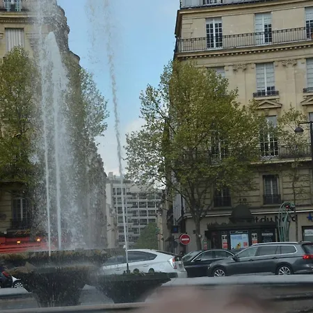 招待所 Small Near Eiffel Tower